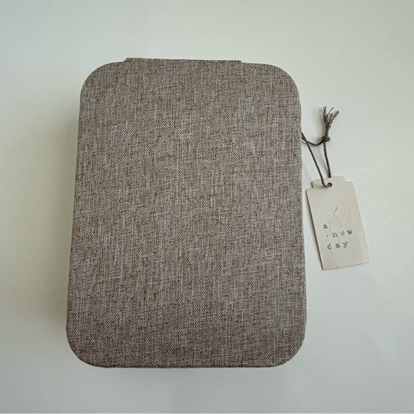 A New Day Brown Travel Jewelry Organizer Storage Case NWT - Picture 3 of 9